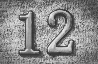 числото 12